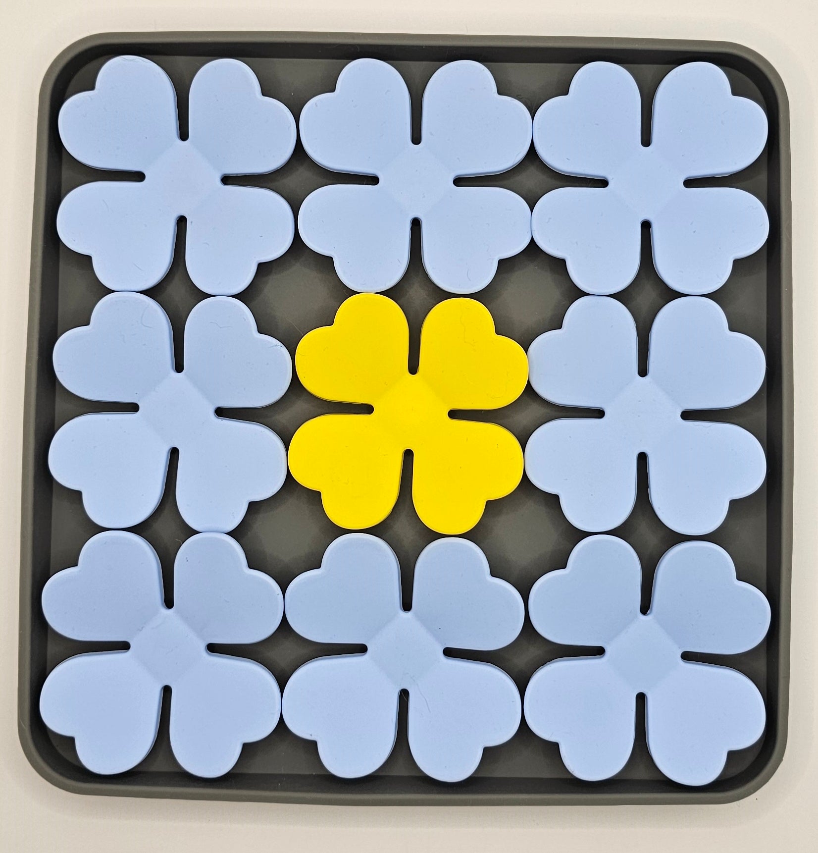 Pretty Petals - Snuffle Mat - 9 Silicone Flowers