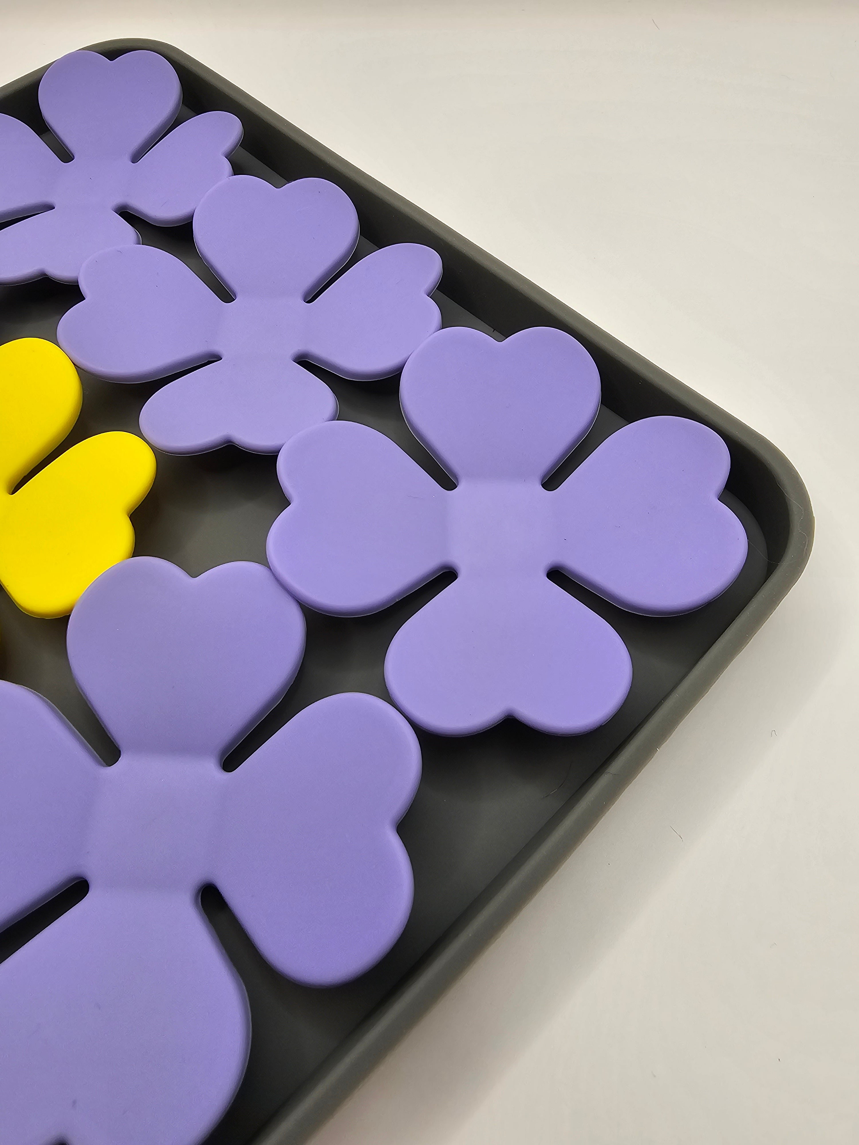 Pretty Petals - Snuffle Mat - 9 Silicone Flowers